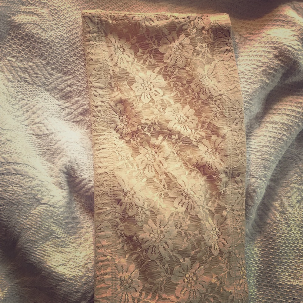 Nude, floral lace bandeau